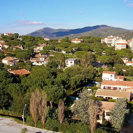Mit Meerblick, Pool Und Tennisplätzen Sainte-Maxime
