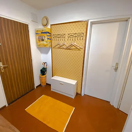 Mit Meerblick, Pool Und Tennisplätzen Apartment