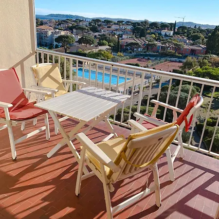 Mit Meerblick, Pool Und Tennisplätzen Sainte-Maxime